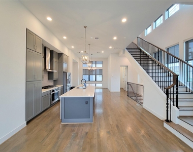 1123 Paige Street - Photo Thumbnail 8