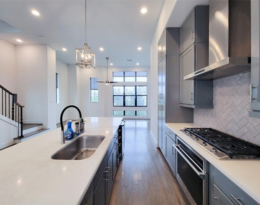 1123 Paige Street - Photo Thumbnail 10