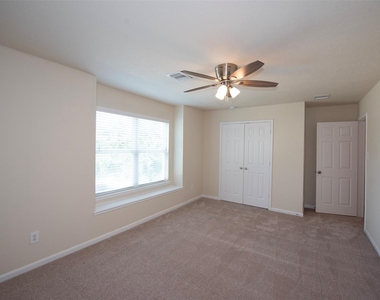 106 Easton Glen Lane - Photo Thumbnail 13