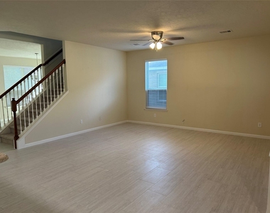 106 Easton Glen Lane - Photo Thumbnail 7