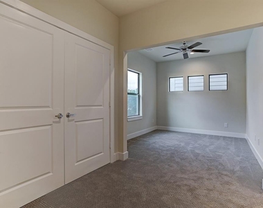 9419 Benbow Park Lane - Photo Thumbnail 6