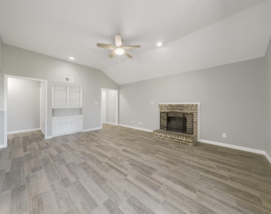 13607 Ravensway Drive - Photo Thumbnail 2