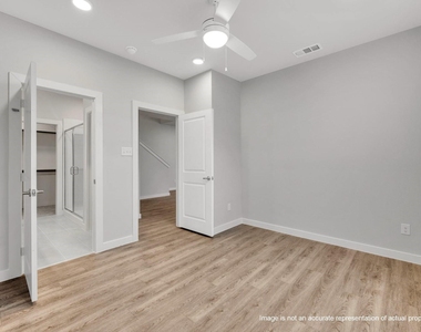 10100 Conover Commons Circle - Photo Thumbnail 10