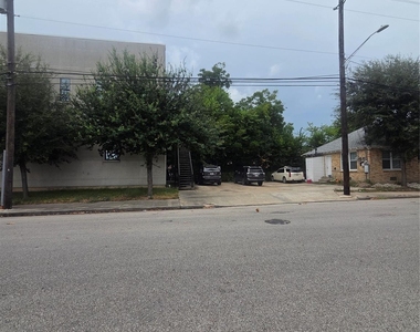 5713 Gulf Freeway - Photo Thumbnail 13