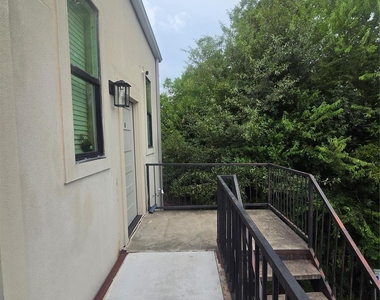 5713 Gulf Freeway - Photo Thumbnail 10
