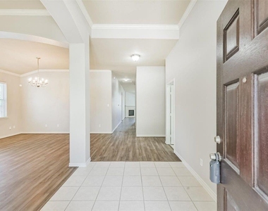2922 Lemmingham Drive - Photo Thumbnail 7
