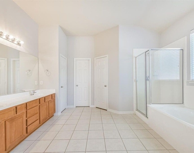 2922 Lemmingham Drive - Photo Thumbnail 22