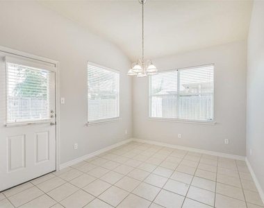 2922 Lemmingham Drive - Photo Thumbnail 16