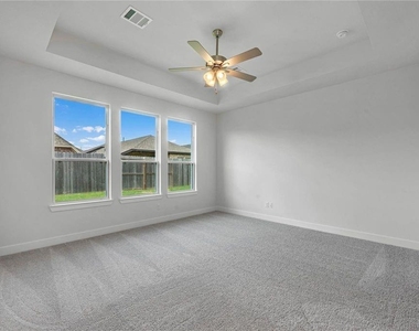 10427 Shining Dawn Way - Photo Thumbnail 8