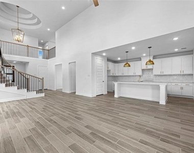 10427 Shining Dawn Way - Photo Thumbnail 2