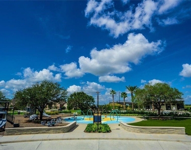 10427 Shining Dawn Way - Photo Thumbnail 21