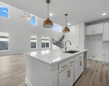 10427 Shining Dawn Way - Photo Thumbnail 6