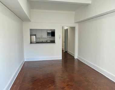 160 W 73rd Street, 7K and 8K - Photo Thumbnail 3