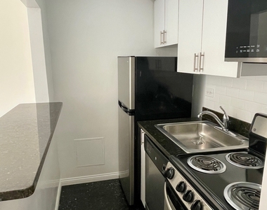 160 W 73rd Street, 7K and 8K - Photo Thumbnail 6