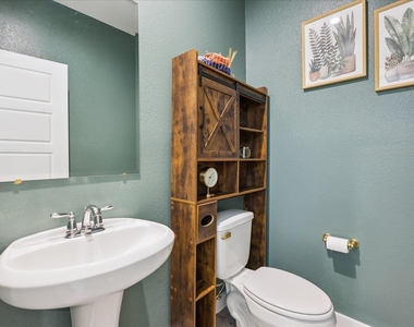 3215 Creston Gate Drive - Photo Thumbnail 5
