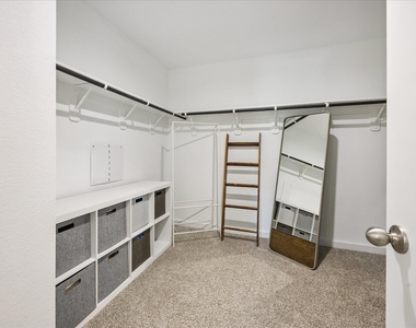 3215 Creston Gate Drive - Photo Thumbnail 9