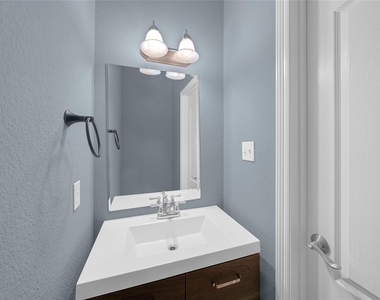 5107 Lost Cove Lane - Photo Thumbnail 29