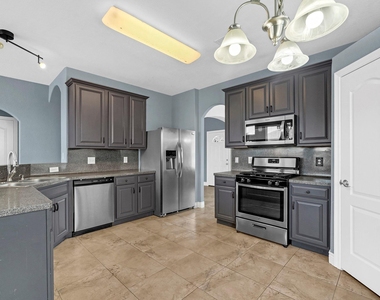 5107 Lost Cove Lane - Photo Thumbnail 7