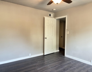7510 Shadyvilla Lane - Photo Thumbnail 14