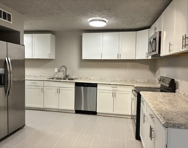 7510 Shadyvilla Lane - Photo Thumbnail 5