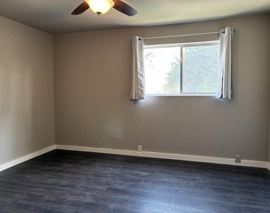 7510 Shadyvilla Lane - Photo Thumbnail 11