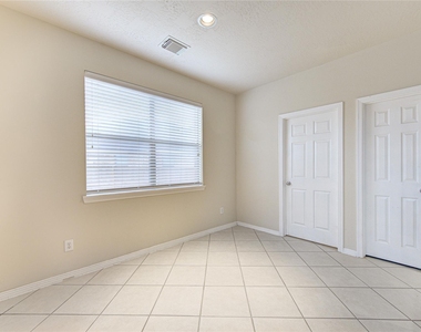 5007 Jade Cove Court - Photo Thumbnail 16