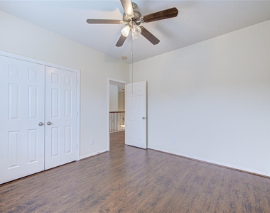 5007 Jade Cove Court - Photo Thumbnail 29