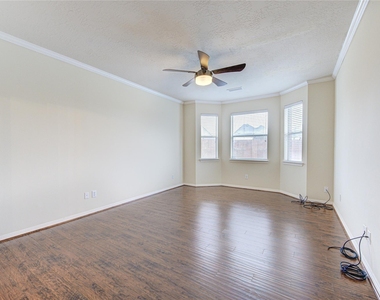 5007 Jade Cove Court - Photo Thumbnail 21