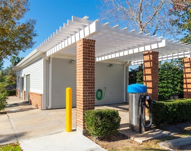 15270 Voss Road - Photo Thumbnail 9