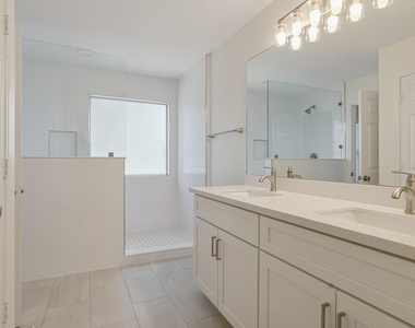 13167 Peppergate Lane - Photo Thumbnail 14