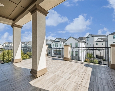 921 Dunleigh Meadows Lane - Photo Thumbnail 8