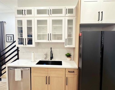 4609 Bricker Street - Photo Thumbnail 6