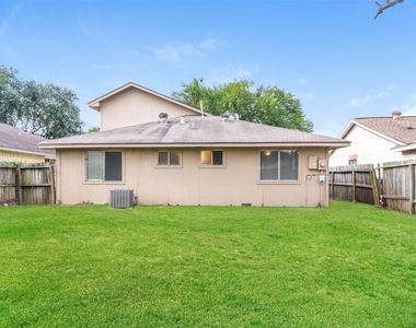 3815 Derbyhall Drive - Photo Thumbnail 17