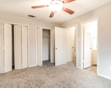 3815 Derbyhall Drive - Photo Thumbnail 12