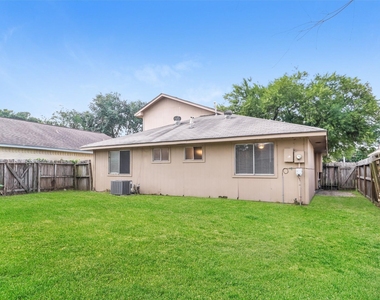 3815 Derbyhall Drive - Photo Thumbnail 16