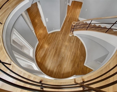 3106 Sackett Street - Photo Thumbnail 12
