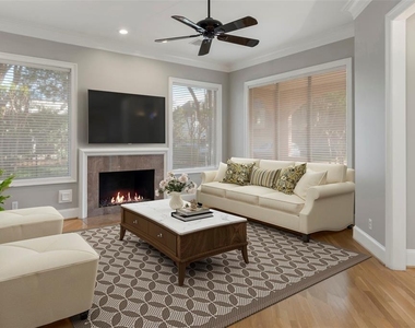 3106 Sackett Street - Photo Thumbnail 8