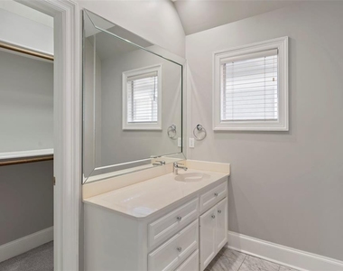 3106 Sackett Street - Photo Thumbnail 22