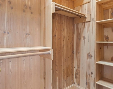 3106 Sackett Street - Photo Thumbnail 23