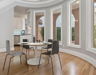 3106 Sackett Street - Photo Thumbnail 9