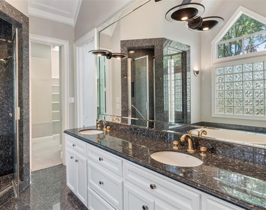 3106 Sackett Street - Photo Thumbnail 14