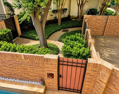 3106 Sackett Street - Photo Thumbnail 27
