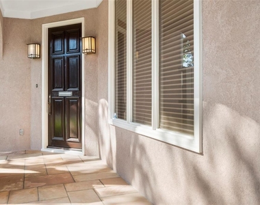 3106 Sackett Street - Photo Thumbnail 7