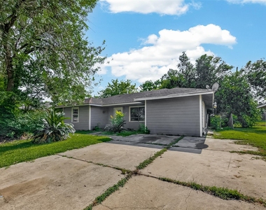 10506 Buffum Street - Photo Thumbnail 1