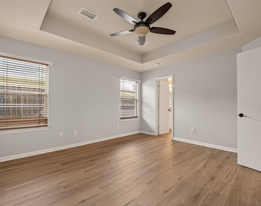 16299 Hidden Deer Lane - Photo Thumbnail 7