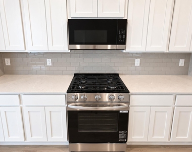 4026 Bay Court - Photo Thumbnail 4