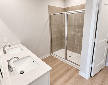 4026 Bay Court - Photo Thumbnail 7