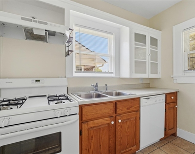 4201 Woodleigh Street - Photo Thumbnail 5
