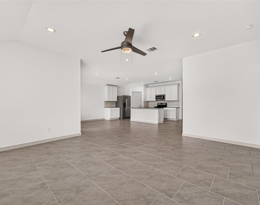 28926 Yachting Point Lane - Photo Thumbnail 7