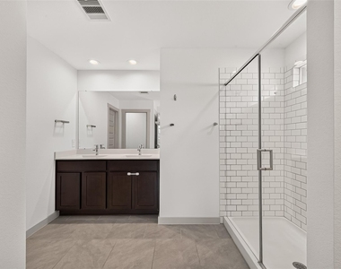 28926 Yachting Point Lane - Photo Thumbnail 37